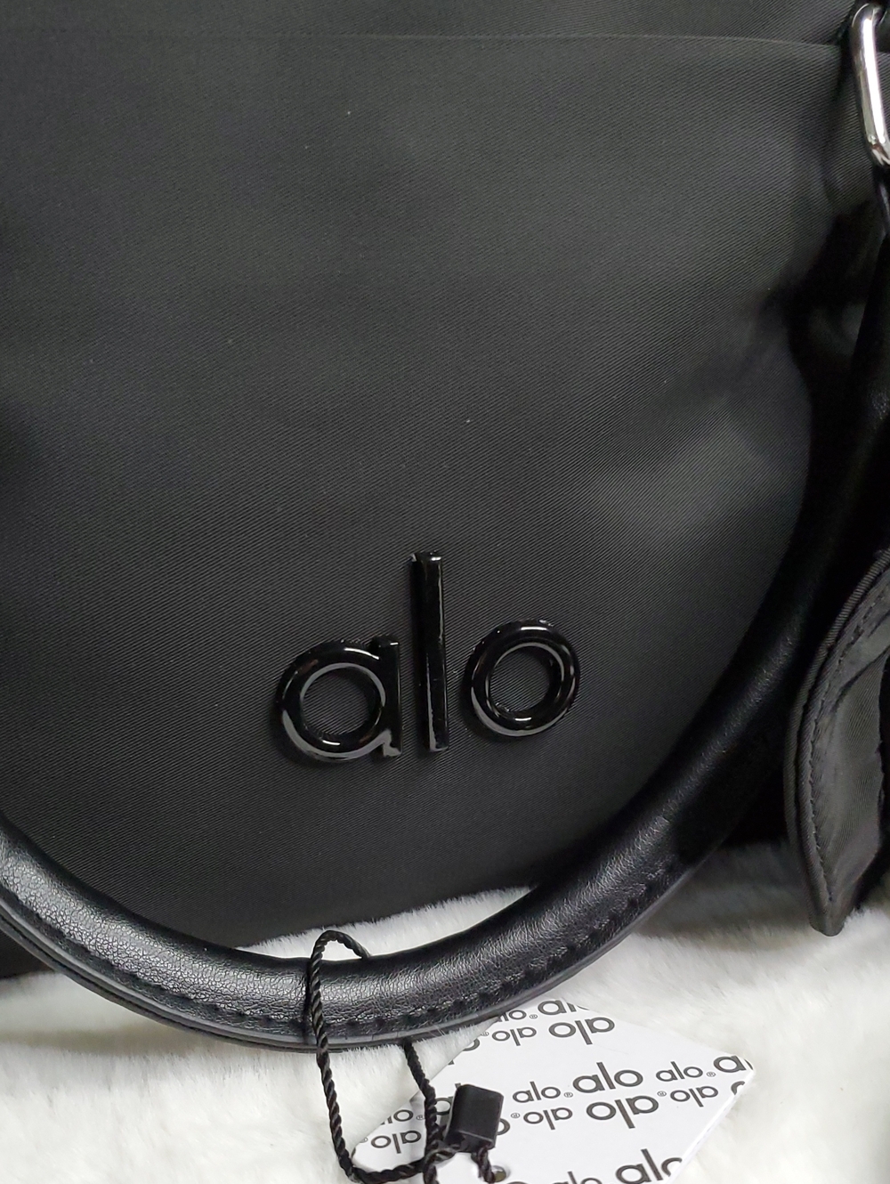 ALO Yoga Black Crossbody Bag with Logo Strap - Picture 4 of 12